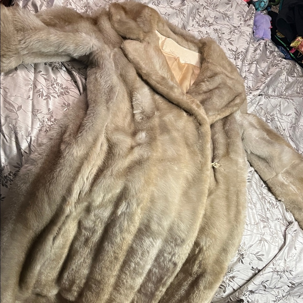 Very vintage Elegant Cream Fur Coat